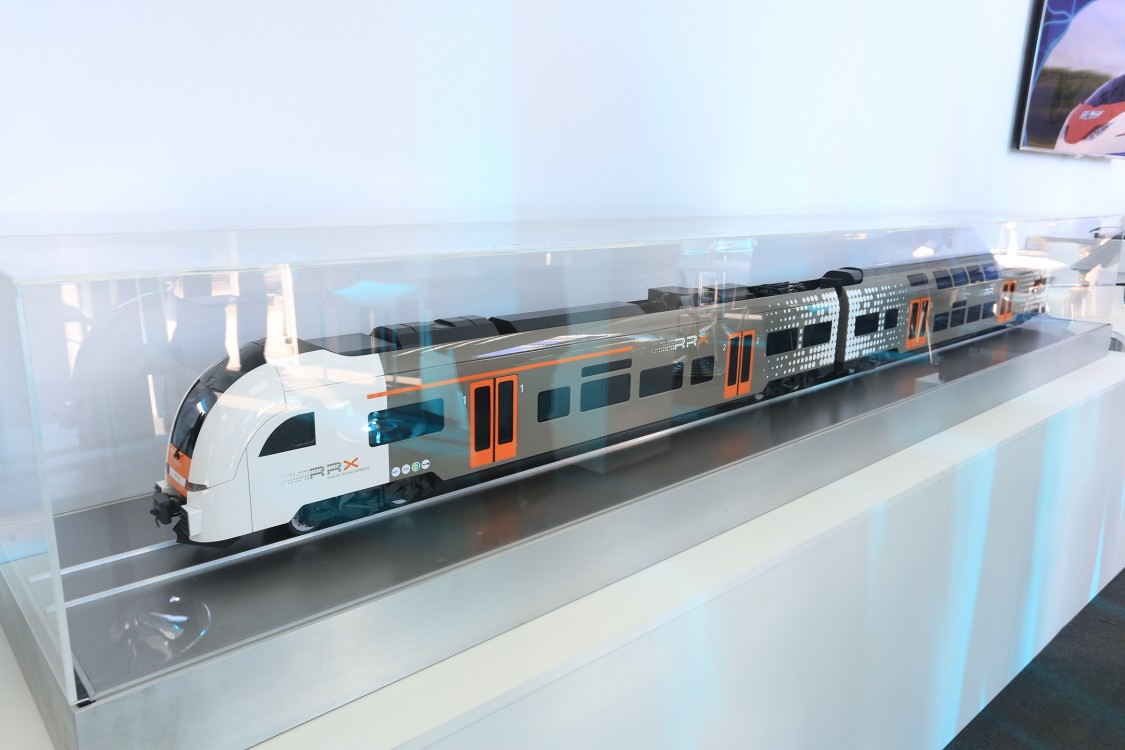 Модель двухэтажного пассажирского поезда на основе Desiro HIGH Capacity (HC), который в настоящее время эксплуатируется в Германии