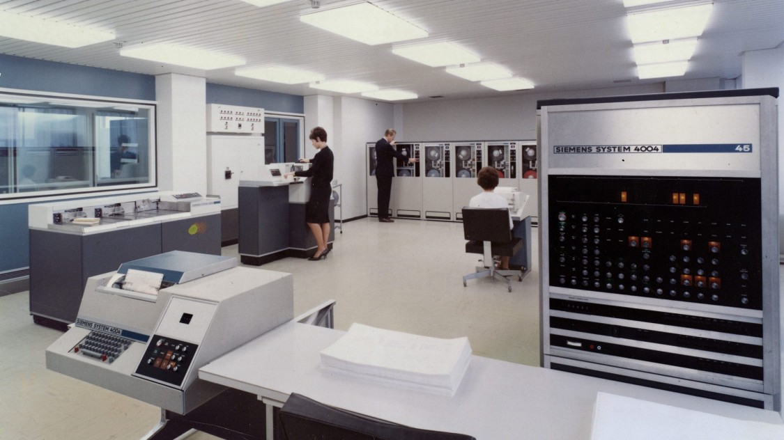 Компьютер «Сименс 4004», 1972 год