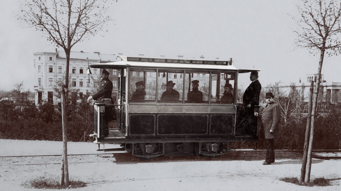 Первый электрический трамвай, 1881 год